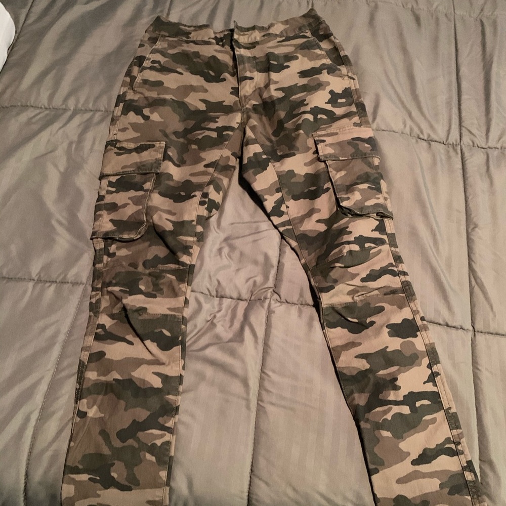 Camouflage skinny jeans
